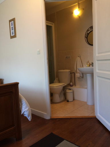 Bathroom 2, Le Clos Castel, Manche