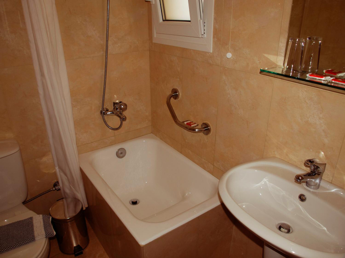 Bathroom 5, Kissamos Hotel, Crete