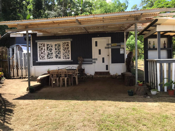 Exterior view 4, Tupi's Beachfront Home 2BR, Puerto Princesa City