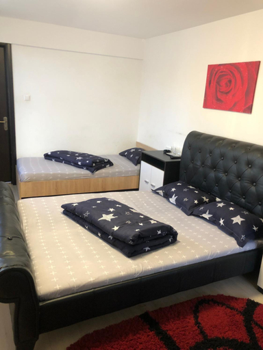 Others 3, Hostel Mialma, Onesti