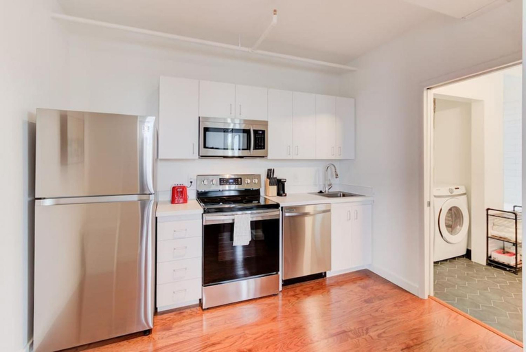 Kitchen 1, Right on Main St with Historic Vibe!, Shelby