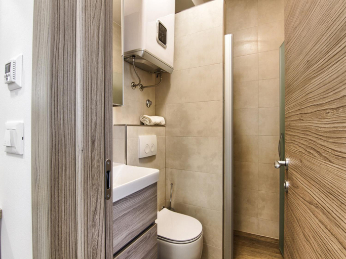 Bathroom 2, Apartments Victoria, Pakoštane