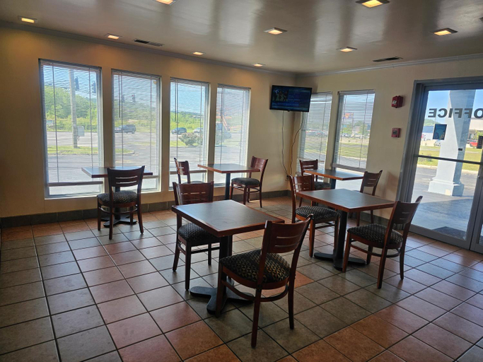 Food & Drinks 5, budgetel Inn & Suites, Saint Clair