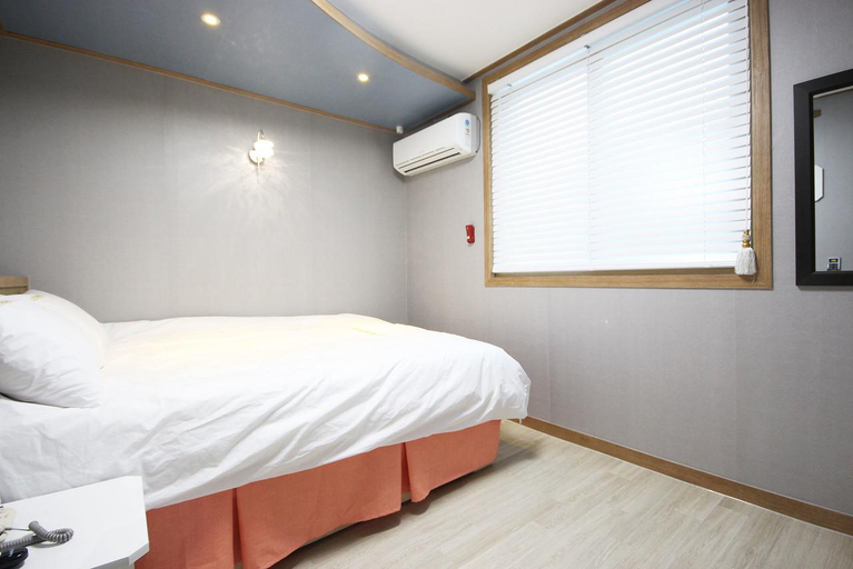 Bedroom 4, Haenam World Pension, Haenam