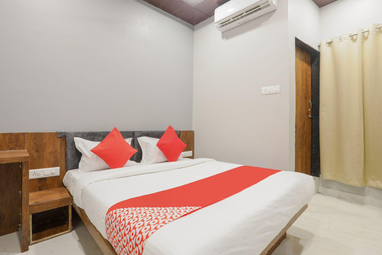 Bedroom 3, Hotel Shankar, Ujjain