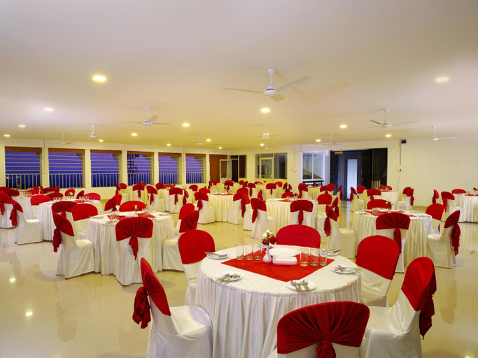 Food & Drinks, Iswarya Residency, Kottayam