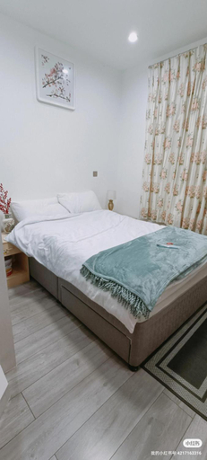 Bedroom 3, Min Su Rooms, Surrey