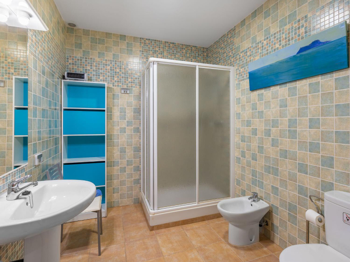 Bathroom 4, Holiday Home Mirador A by Interhome, Granada