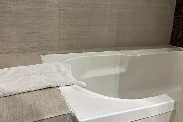 Bathroom 4, YUHI MANSIONS A Boutique Stay, Gurgaon