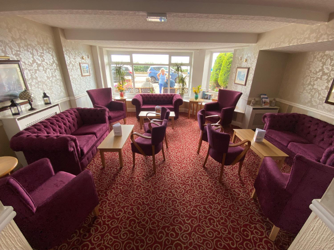 Shared lounge/TV area, Monarch Hotel, East Riding of Yorkshire