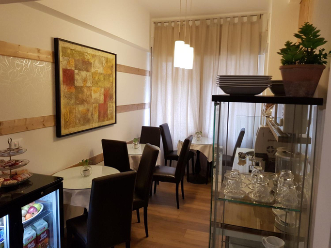 Food & Drinks 4, 3Jolie, Verona