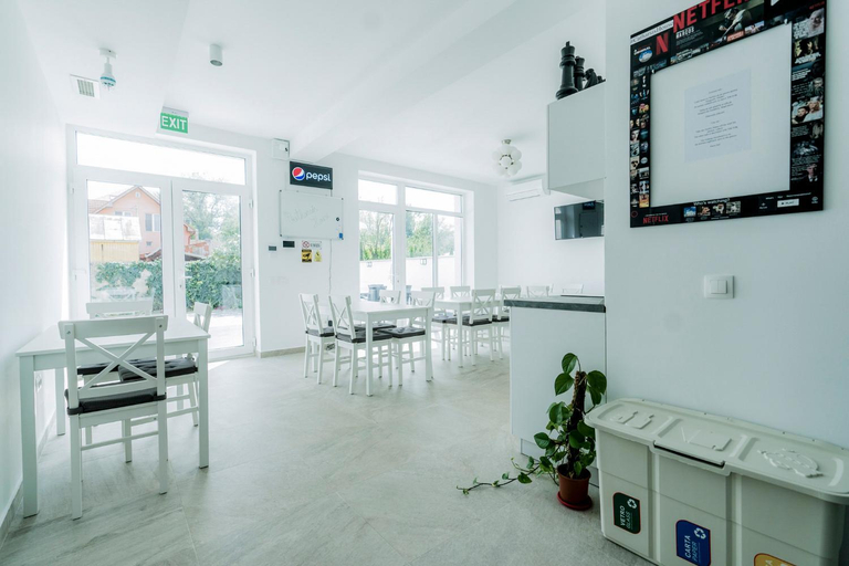 Food & Drinks, Catharsis House - self check in and self checkout, Oradea