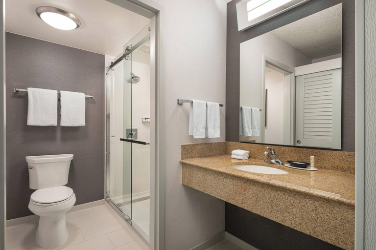 Bathroom 16