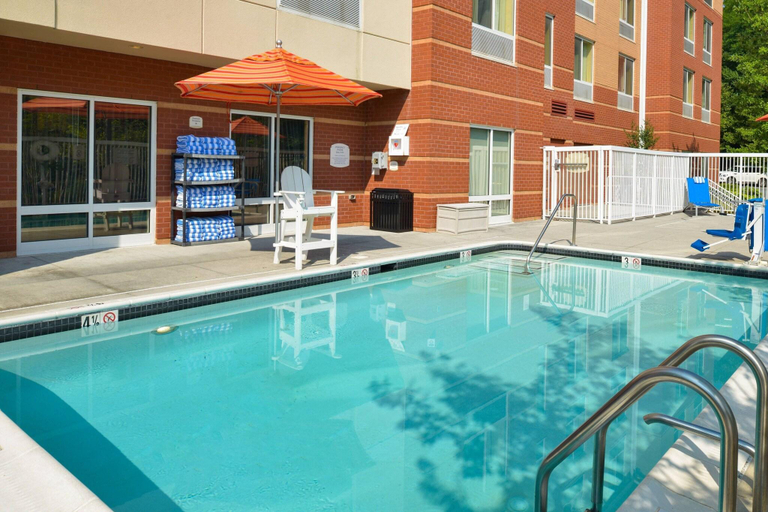 Sport & Beauty 5, Fairfield Inn & Suites by Marriott White Marsh, Baltimore
