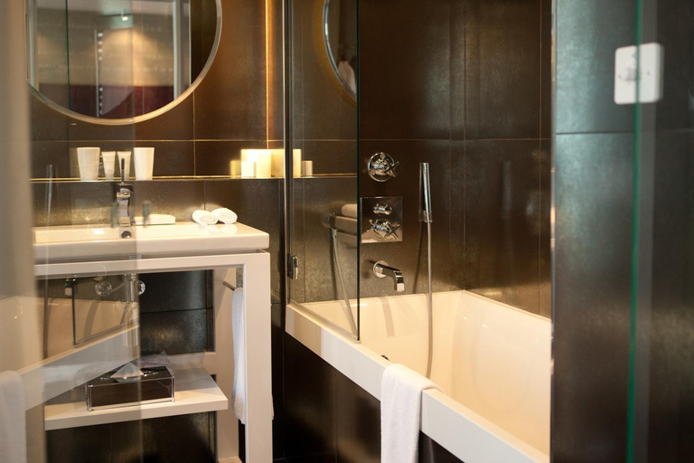 Bathroom 5, Le Pavillon des Lettres, Paris