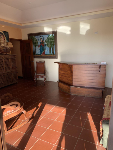 Public Area 2, Black Pearl Inn, Tola