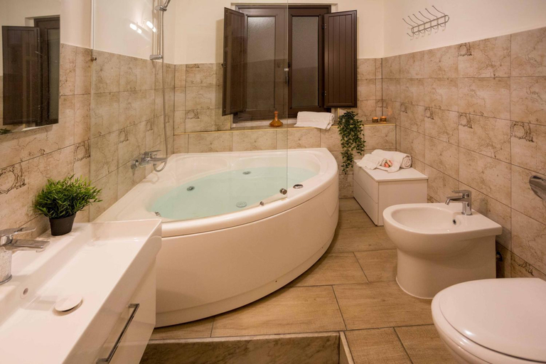 Bathroom 2, Siciliabedda Catania Holiday House, Catania