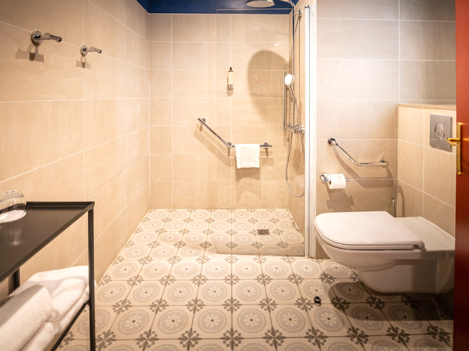 Bathroom 24