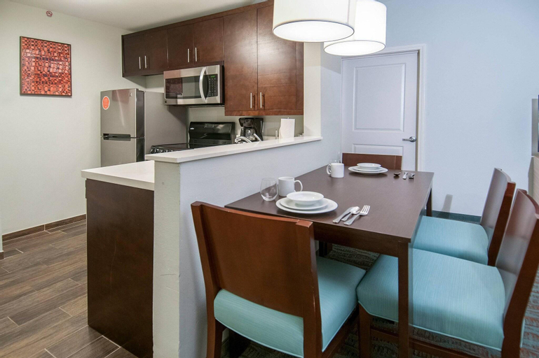 Dining Room 11