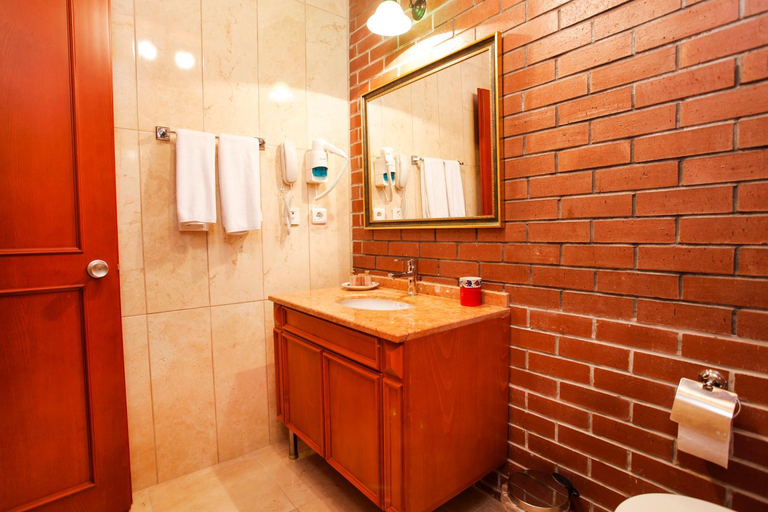 Bathroom 2, Erguvan Hotel, Fatih