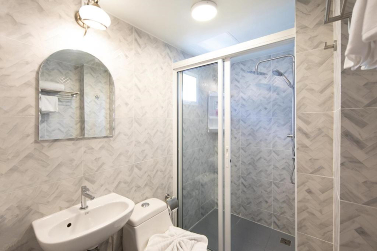 Bathroom 26