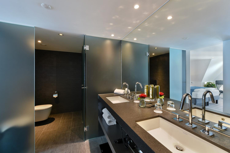 Bathroom 11