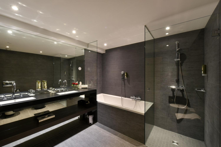 Bathroom 7
