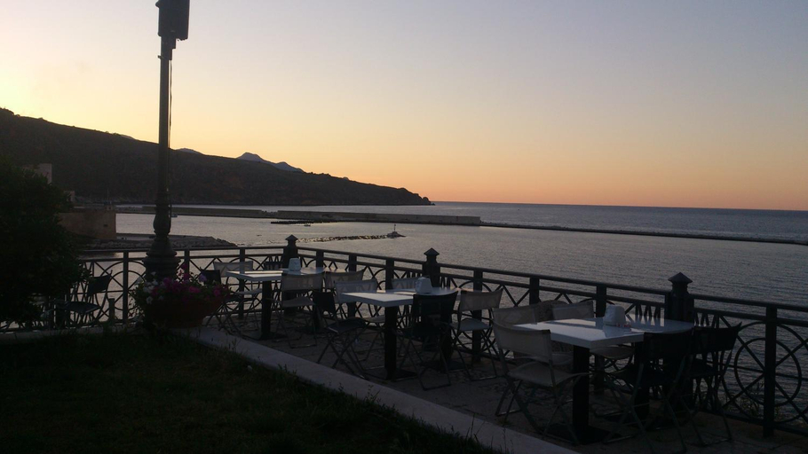 Food & Drinks, Aziyz Camere, Trapani