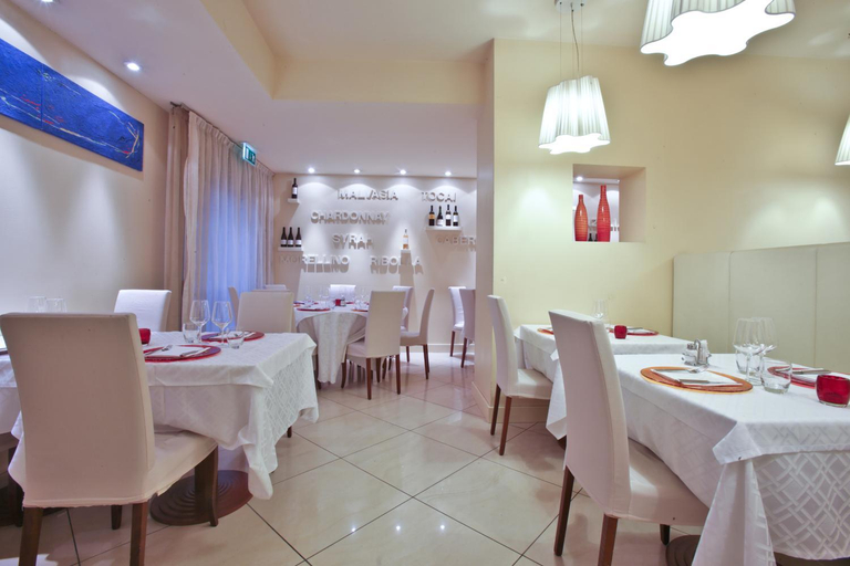 Food & Drinks 3, Hotel Touring, Modena