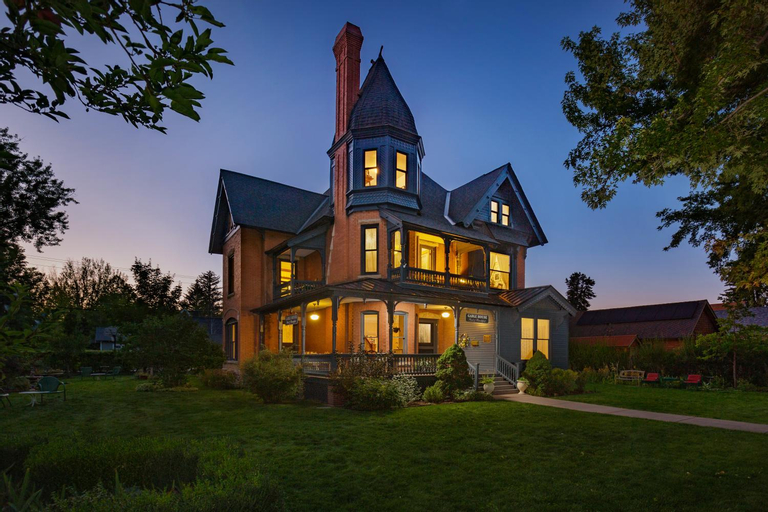 Gable House Bed and Breakfast Inn, La Plata