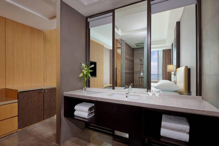 Bathroom 13