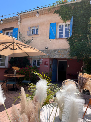 Exterior & Views 1, Logis Hotels La Bastide des Golfs, Alpes-Maritimes