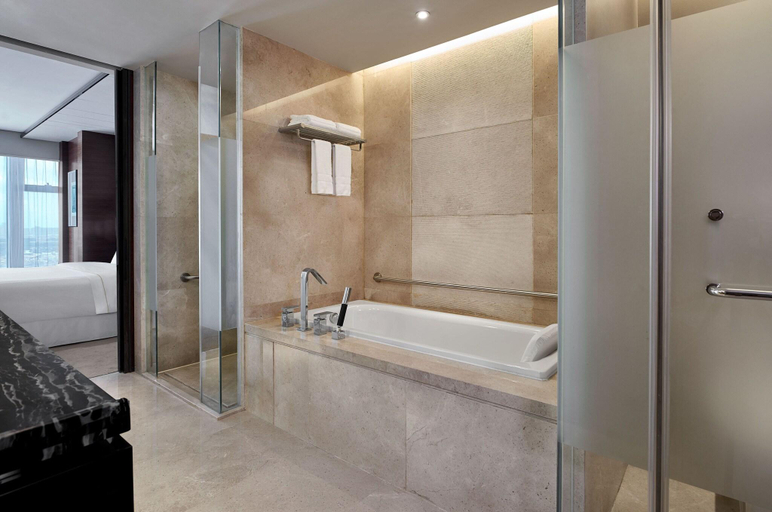 Bathroom 16