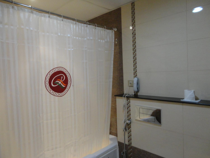 Bathroom 5, Ramee Rose Hotel, Dubai