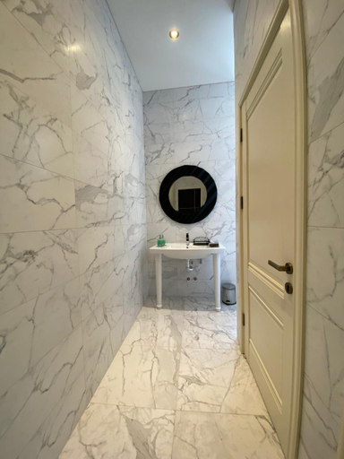 Bathroom 3, Grand Noel Bakuriani, Borjomi