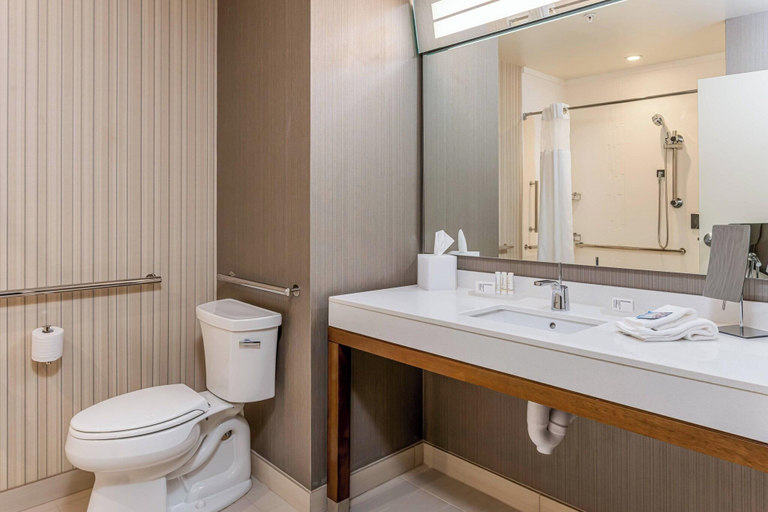 Bathroom 20