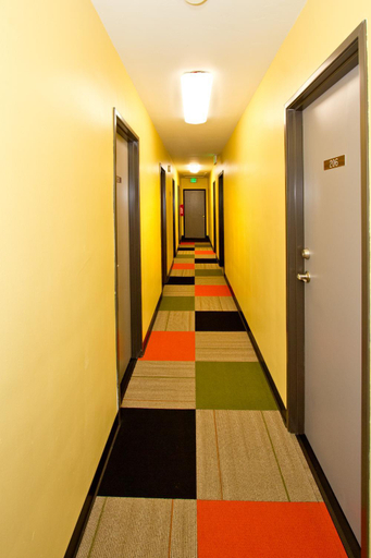 Others 4, Moderne Hostel, Mono