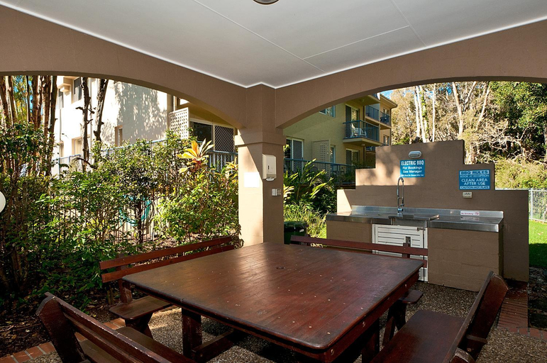 Food & Drinks 5, Sanctuary Lake Apartments, Gold Coast