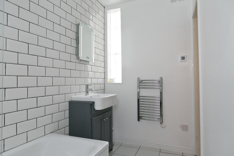 Bathroom 4, The Manor Hotel, Powys