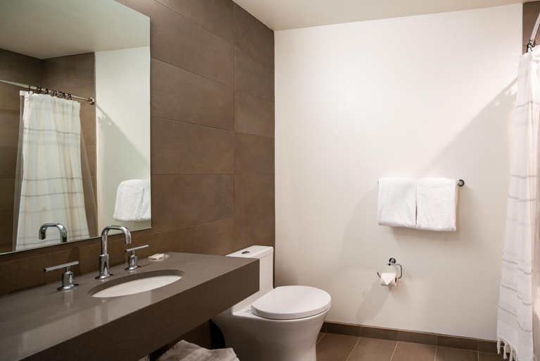 Bathroom 2, 221 LakeLodge, Madison