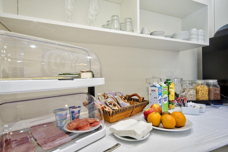 Food & Drinks 5, The Suites - Piazza Kirkop