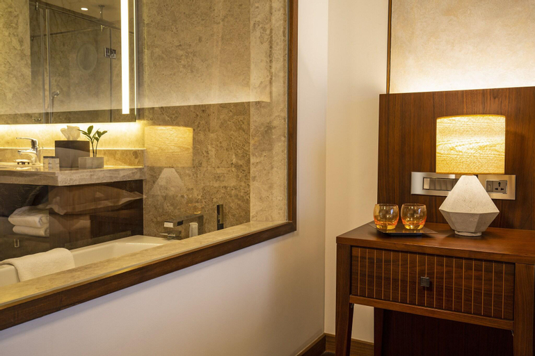 Bathroom 13