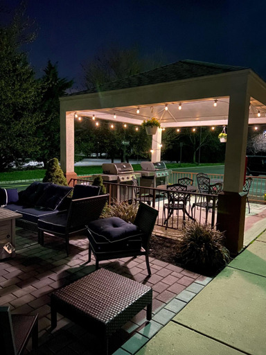 Food & Drinks 5, Sonesta Simply Suites Somerset, Somerset