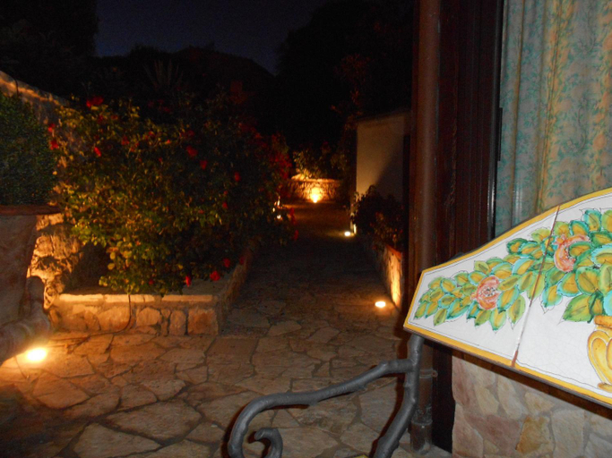 Others 3, B&B Al Giardino, Palermo