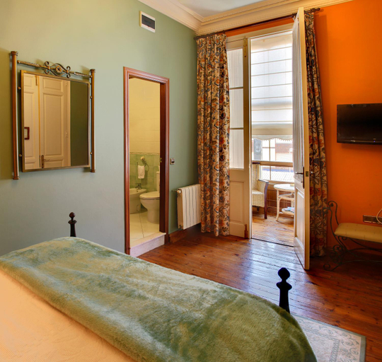 Bedroom 2, Hotel Villa de Luarca, Asturias