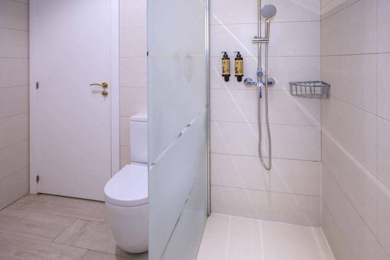 Bathroom 5, Rovira Hotel, Tarragona