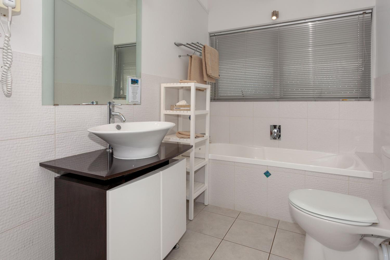 Bathroom 4, Palm Pacific Resort and Motel, Thames-Coromandel