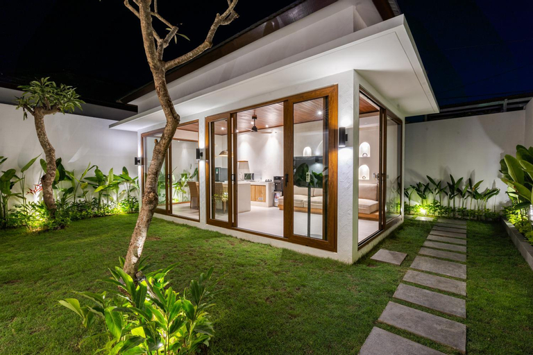 Exterior 15