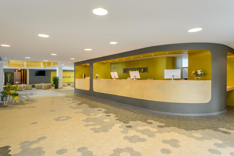 Public Area 3, Aptos Vibra Jabeque Dreams , Baleares