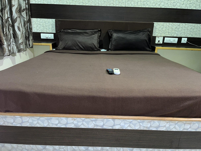 Bedroom 3, Hotel Msp Grands Inn, Madurai